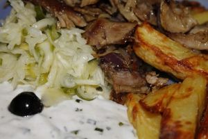 Gyros ;Spezial Mit pilzen und zwiebel in sahnesoBe